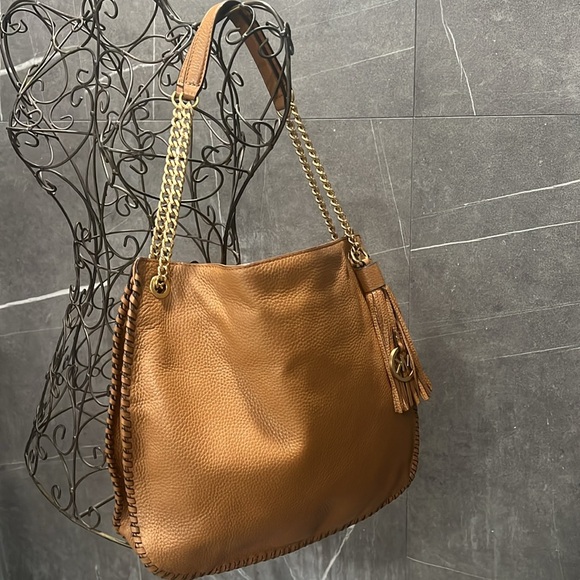 Michael Michael kors leather EUC Whip Stitching Tassel Gold hardware - Picture 12 of 17